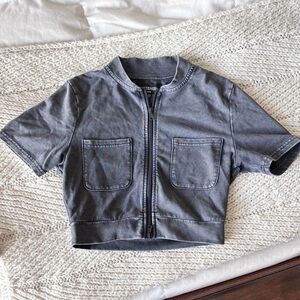 Women’s small Kittenish Gray Short Sleeve Cropped Jacket